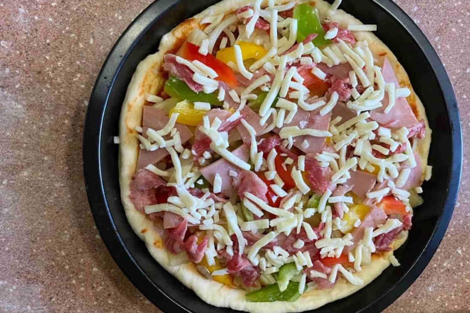 Common topping for homemade pizza